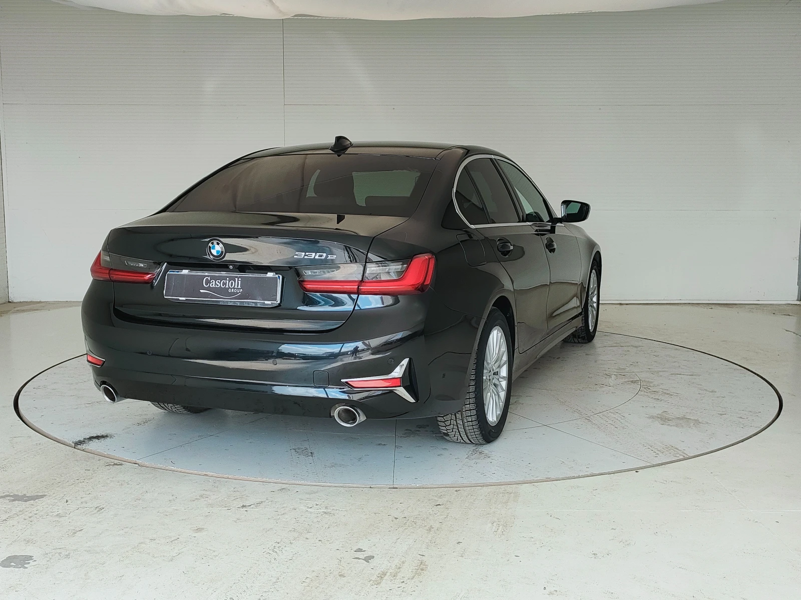 BMW 330 330e Luxury, снимка 8 - Автомобили и джипове - 54428117