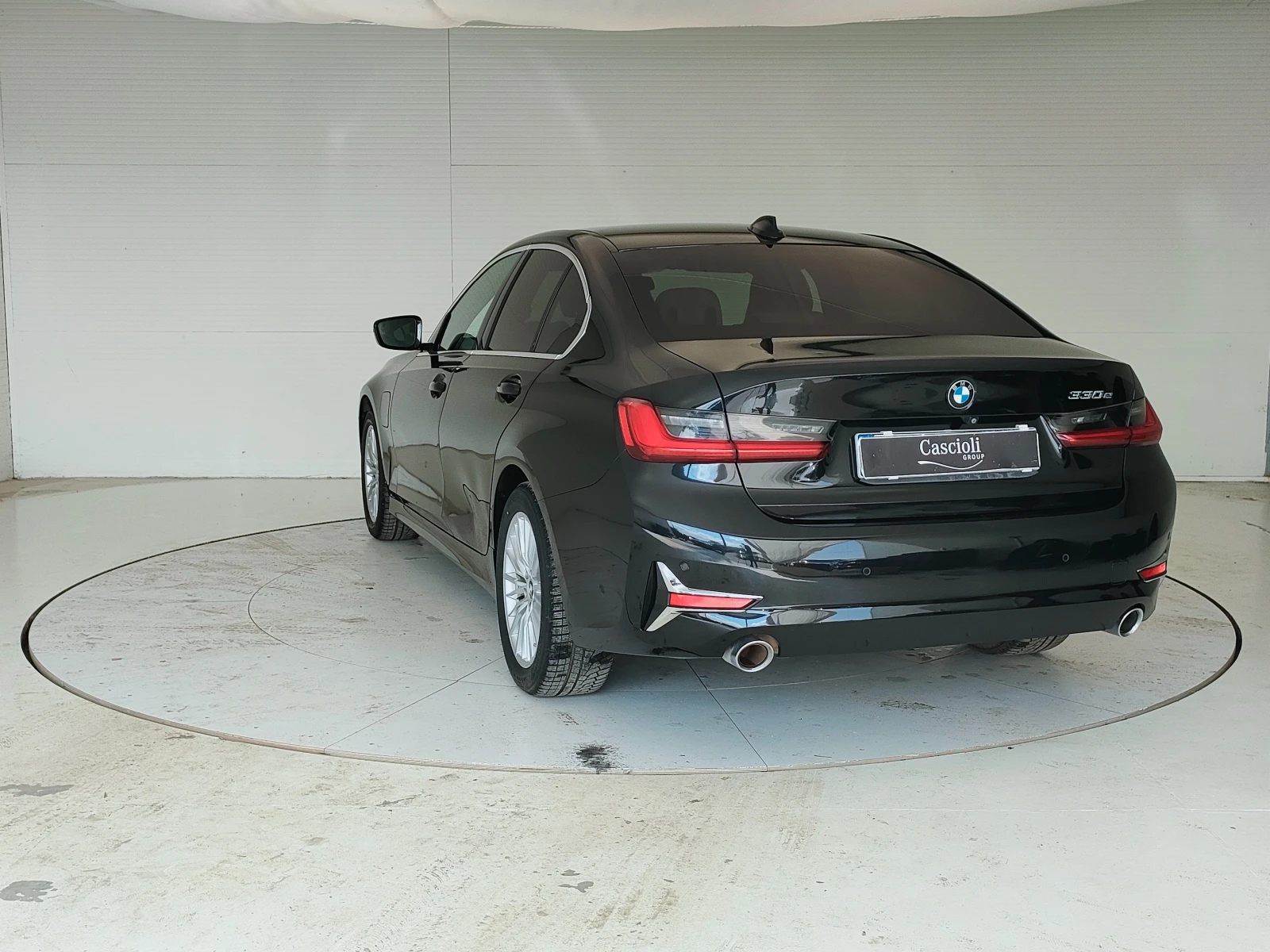 BMW 330 330e Luxury, снимка 7 - Автомобили и джипове - 54428117