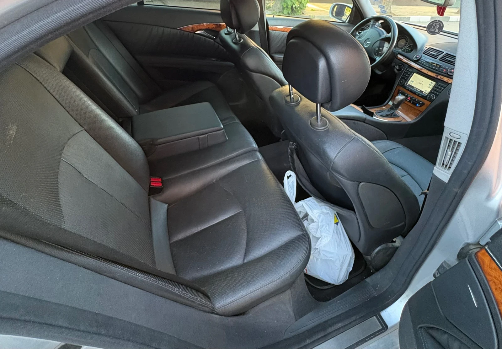 Mercedes-Benz E 320 Уникат  4matic, снимка 8 - Автомобили и джипове - 54905674