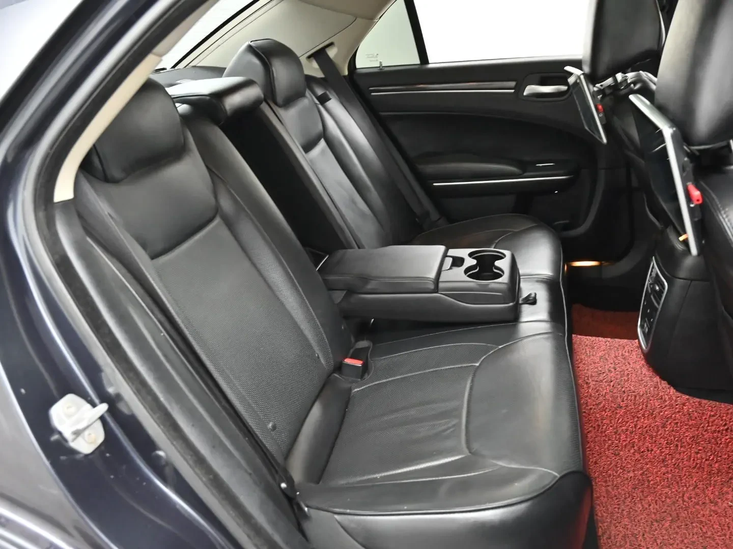 Chrysler 300c, снимка 12 - Автомобили и джипове - 54930198