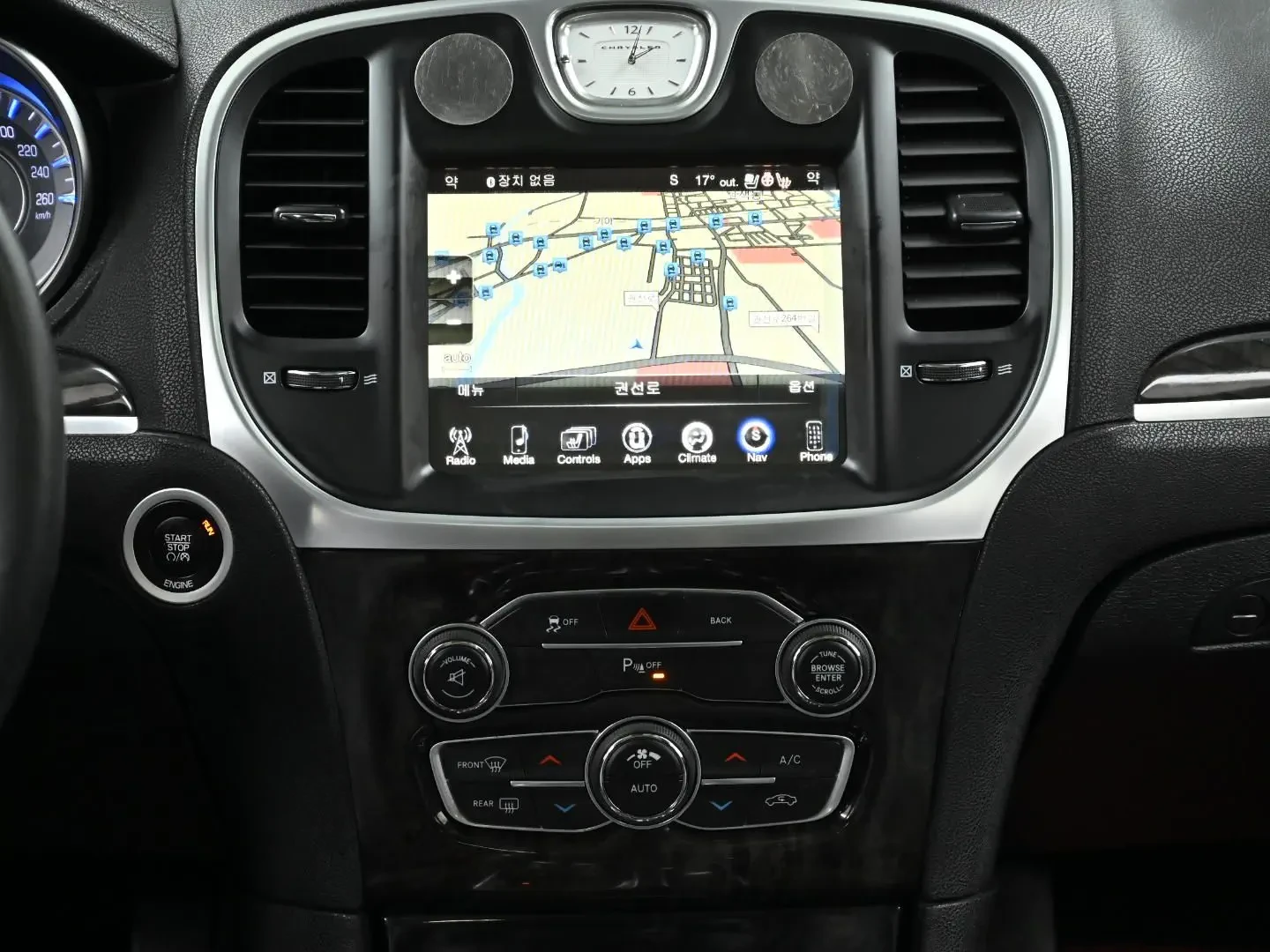 Chrysler 300c, снимка 13 - Автомобили и джипове - 54930198