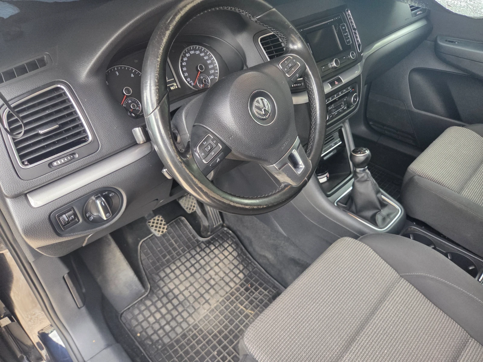 VW Sharan 2.0дизел 170кс 2011г 7местен, снимка 12 - Автомобили и джипове - 54990181