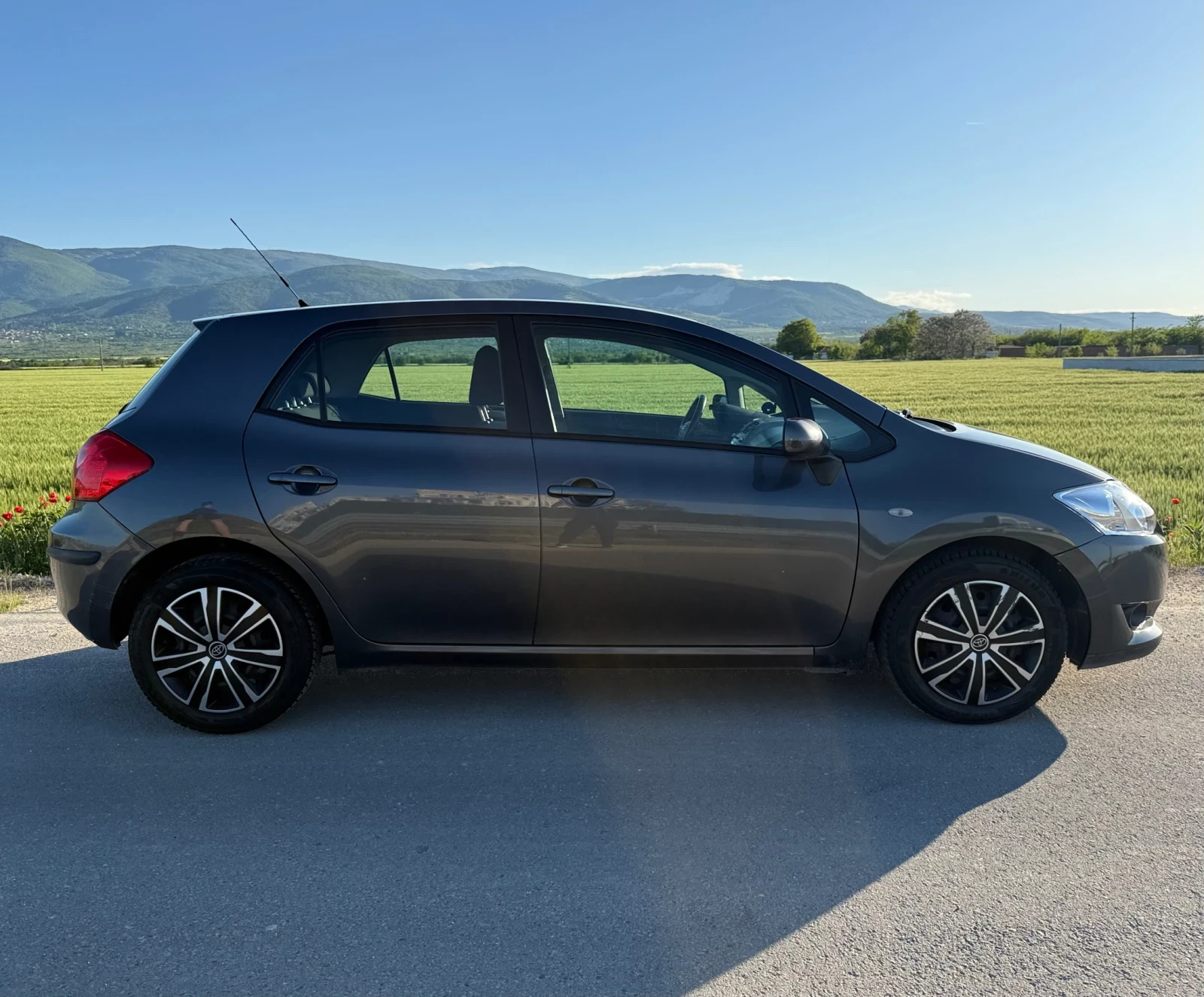 Toyota Auris, снимка 6 - Автомобили и джипове - 55068632