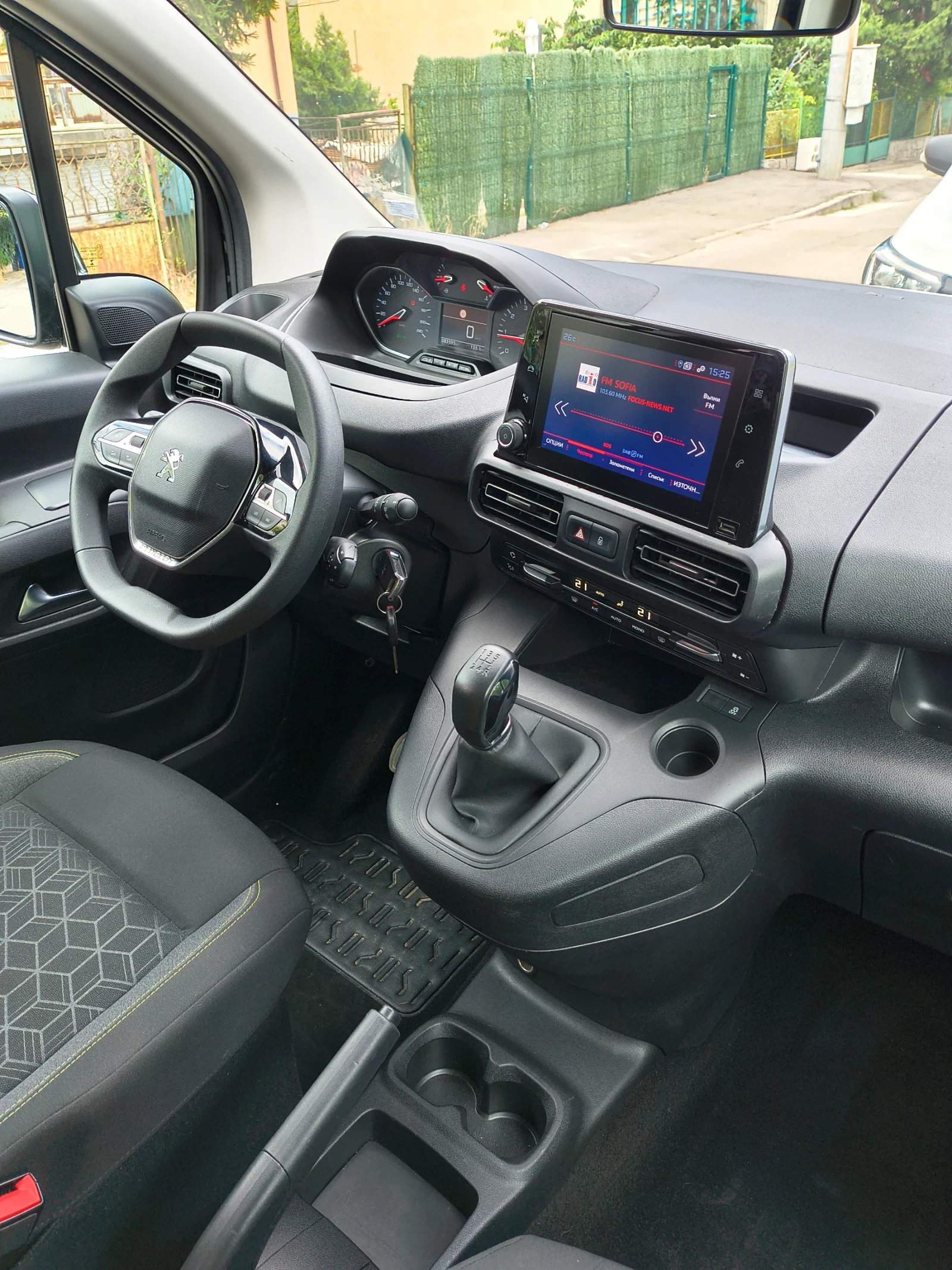 Peugeot Rifter, снимка 11 - Автомобили и джипове - 55163454
