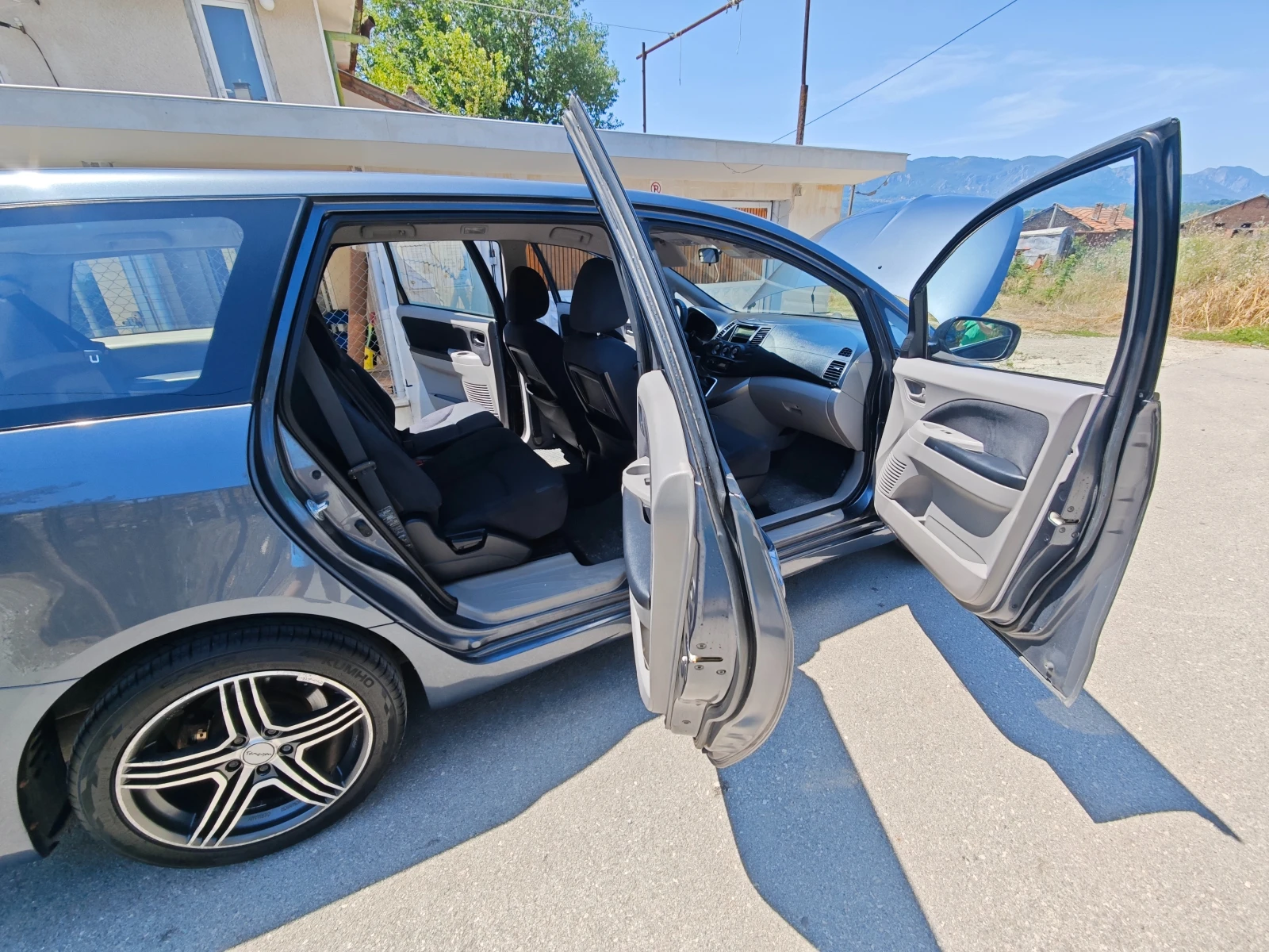 Mitsubishi Grandis 2.4, снимка 9 - Автомобили и джипове - 55422119
