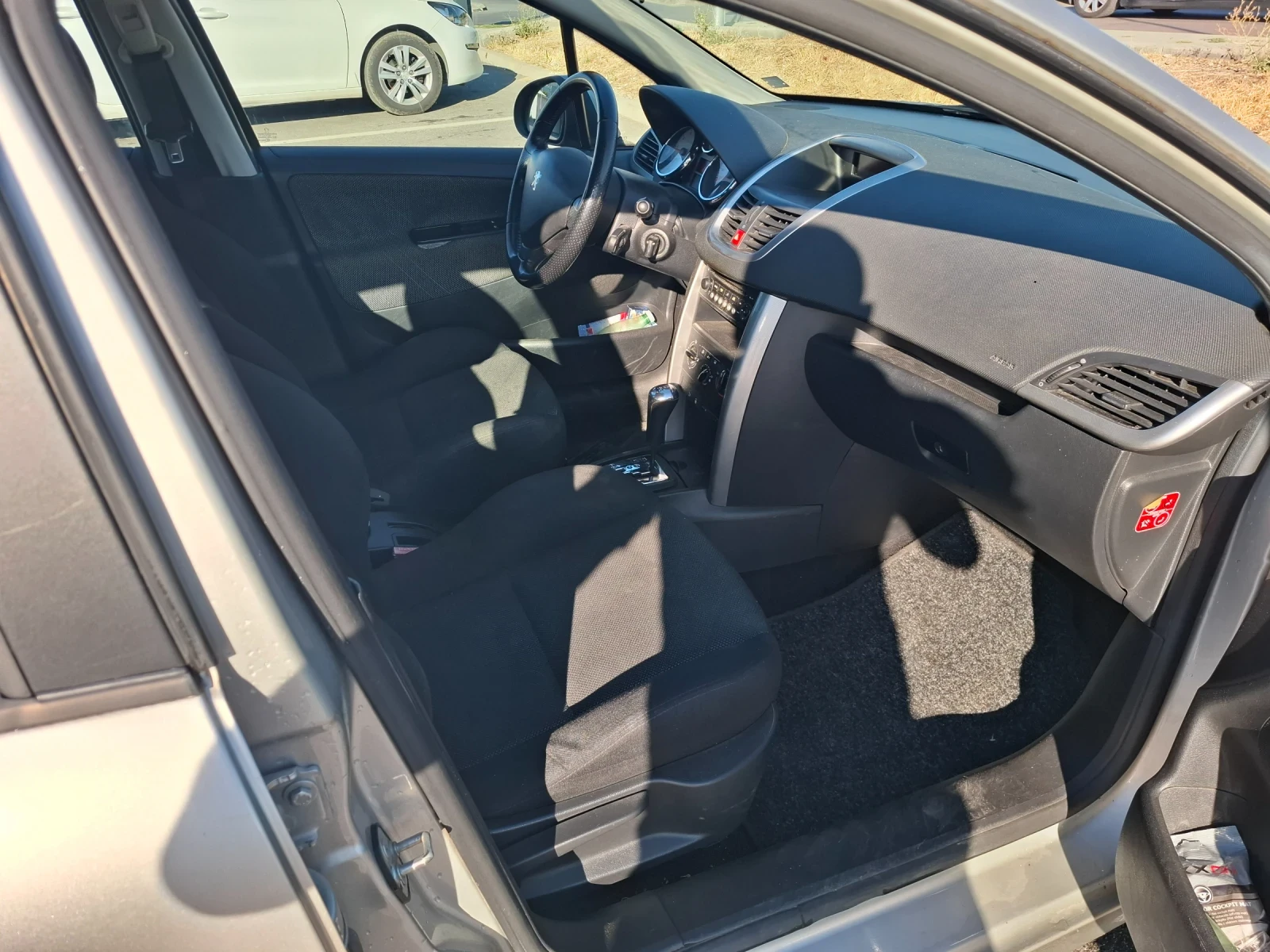 Peugeot 207, снимка 5 - Автомобили и джипове - 55503881