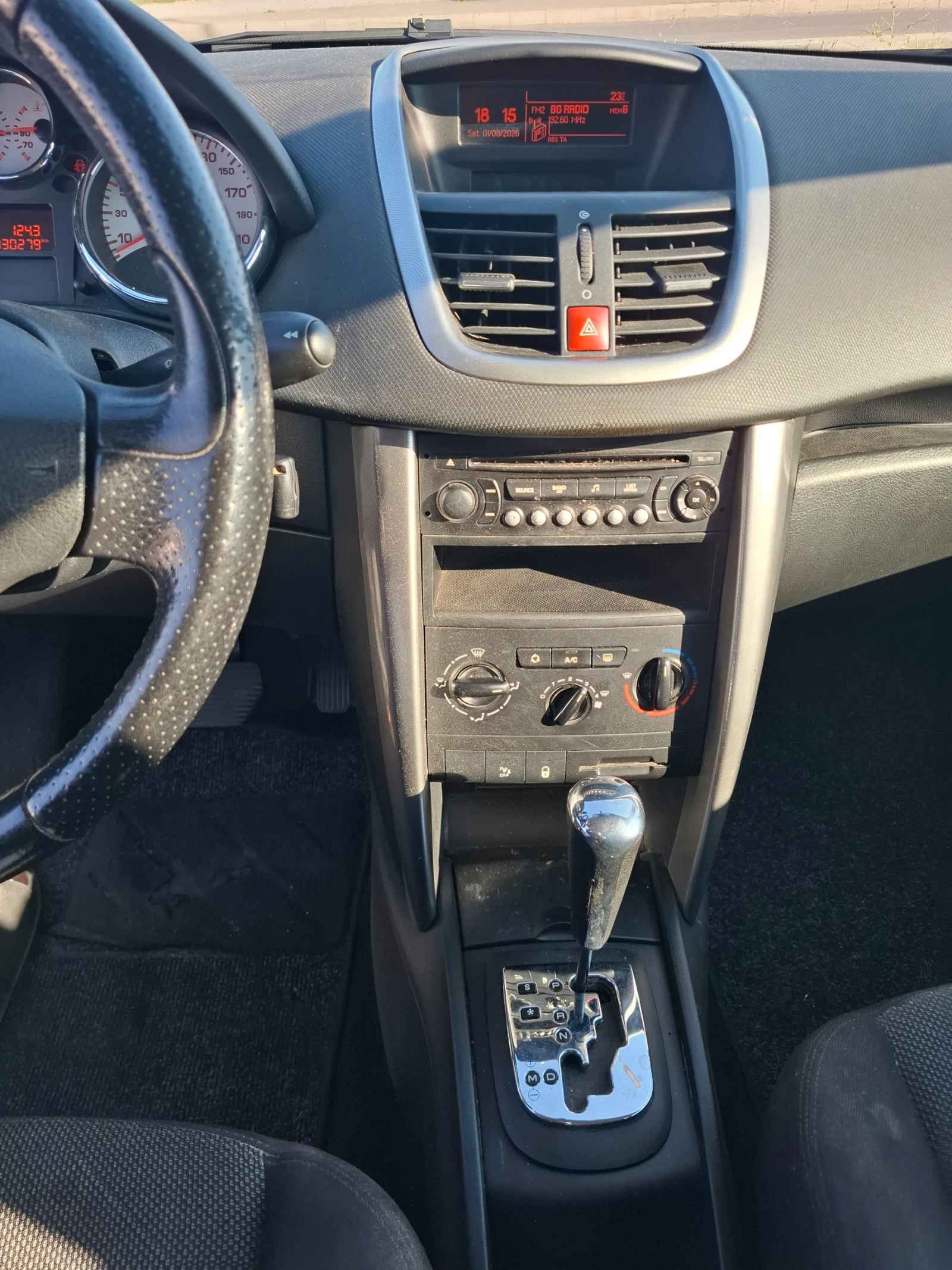 Peugeot 207, снимка 8 - Автомобили и джипове - 55503881