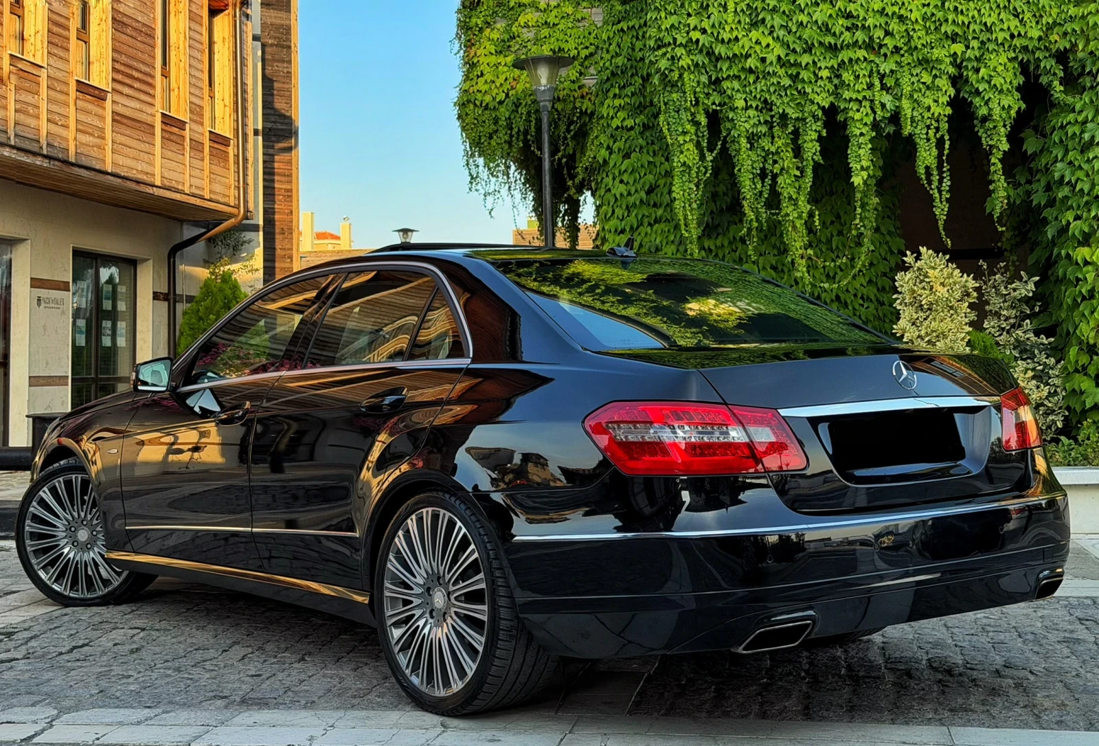 Mercedes-Benz E 350 CDI Avantgarde * * РЕАЛНИ КМ* * , снимка 4 - Автомобили и джипове - 55793701