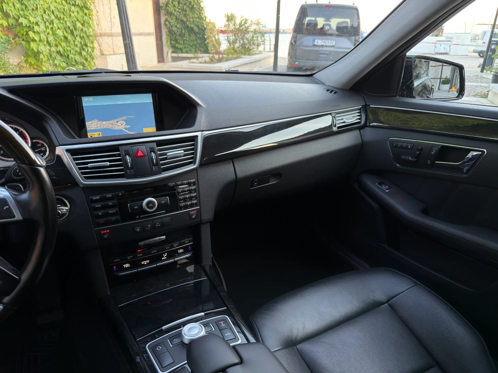 Mercedes-Benz E 350 CDI Avantgarde * * РЕАЛНИ КМ* * , снимка 7 - Автомобили и джипове - 55793701