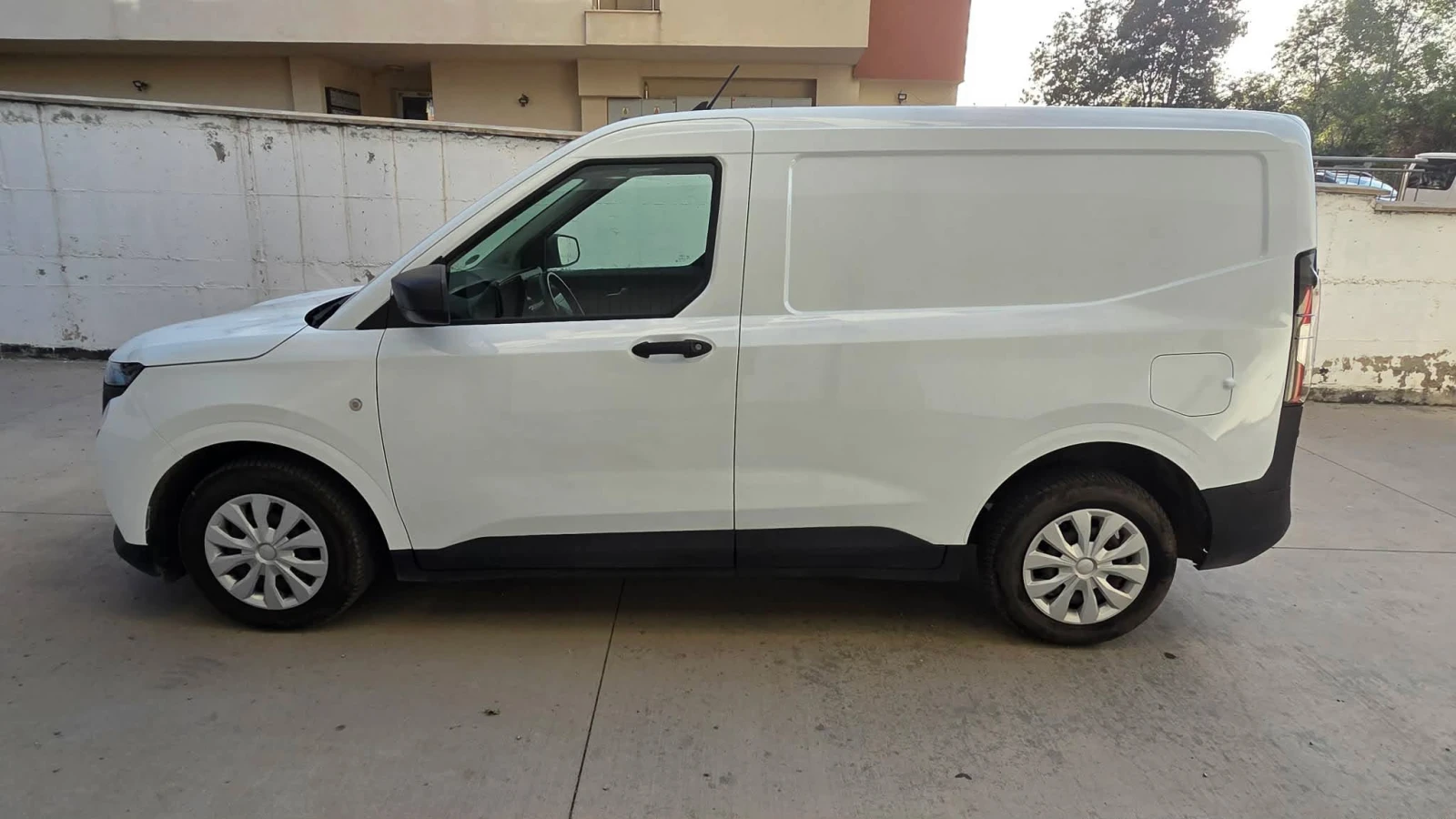 Ford Courier 1.0Turbo Cargo, снимка 8 - Автомобили и джипове - 55899221