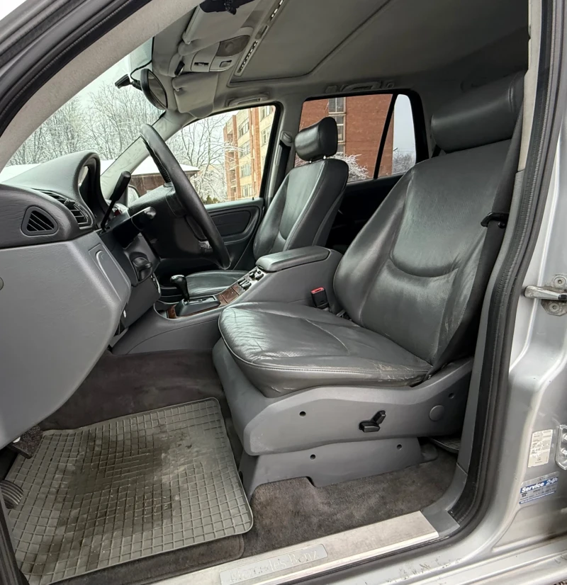 Mercedes-Benz ML 320 3.2i 218к.с * Навигация* * Климатик* * Шибедах* , снимка 12 - Автомобили и джипове - 53364168