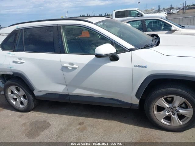 Toyota Rav4 HYBRID XLE, снимка 13 - Автомобили и джипове - 47331461