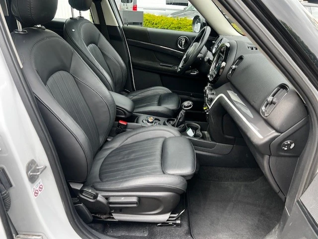 Mini Countryman Cooper SE 1.5 - ALL4, снимка 14 - Автомобили и джипове - 54605424