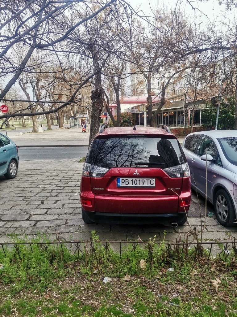 Mitsubishi Outlander, снимка 2 - Автомобили и джипове - 56562575