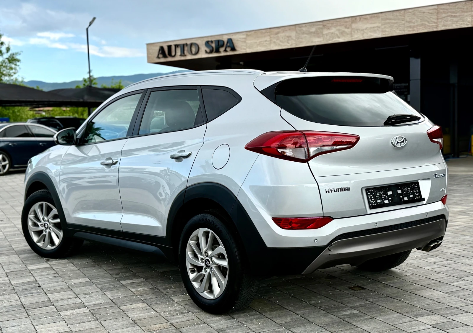 Hyundai Tucson 2.0D* 4X4 - изображение 6