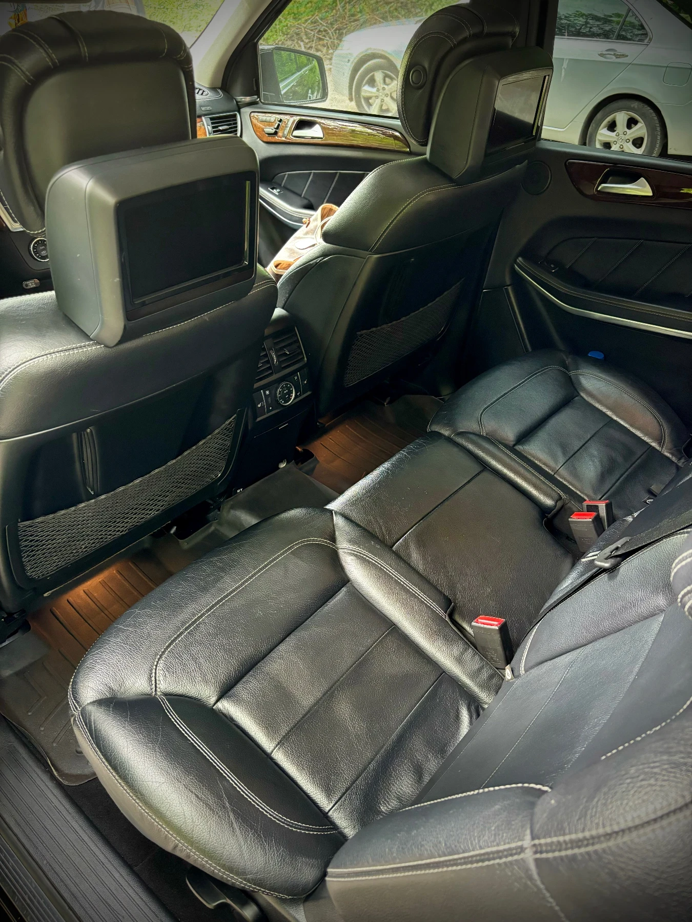 Mercedes-Benz GL 500 GL550 AMG* Harman* Масажи* Подгрев* Обдух* Мъртва* - изображение 9
