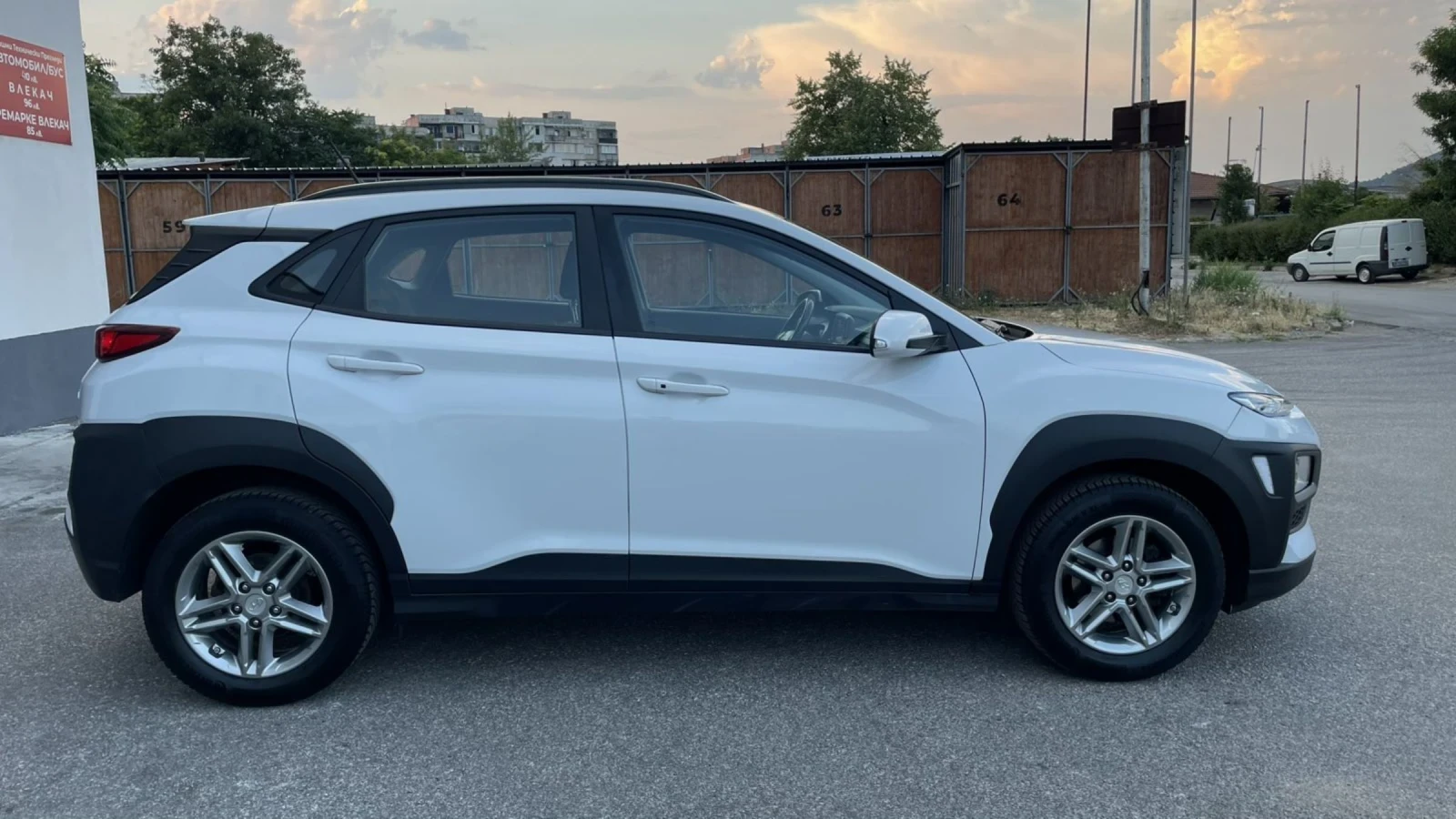 Hyundai Kona 1.0I KLI NAVI - изображение 6