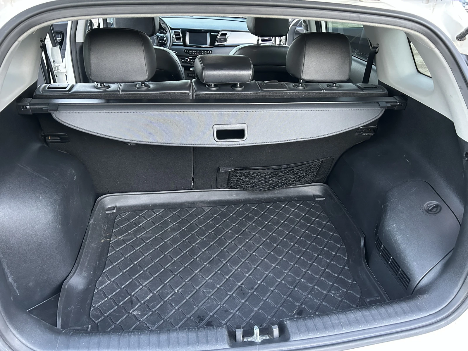 Kia Niro Hybrid, снимка 10 - Автомобили и джипове - 53867250