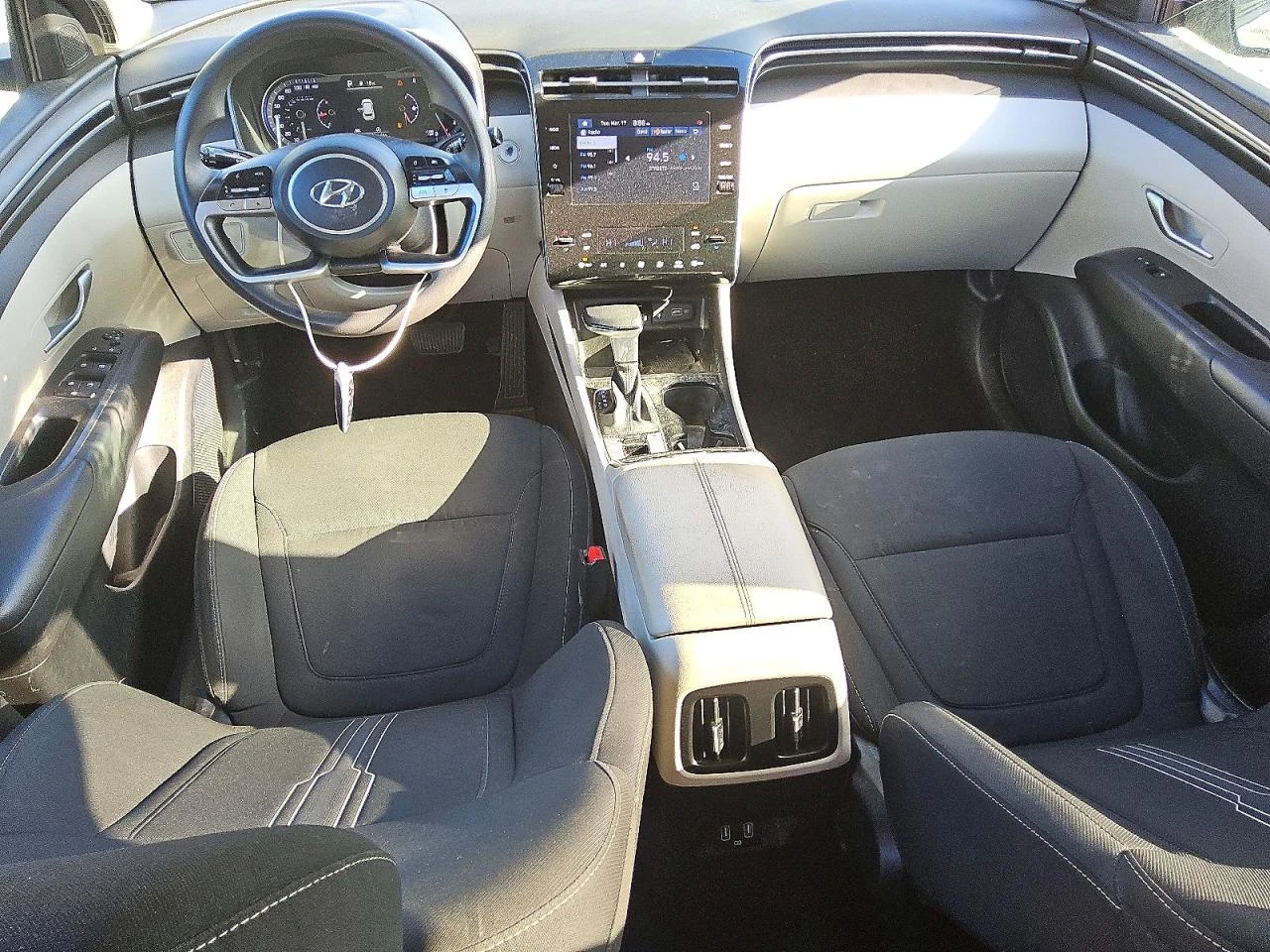 Hyundai Tucson 2.5l Sel, снимка 8 - Автомобили и джипове - 54103211