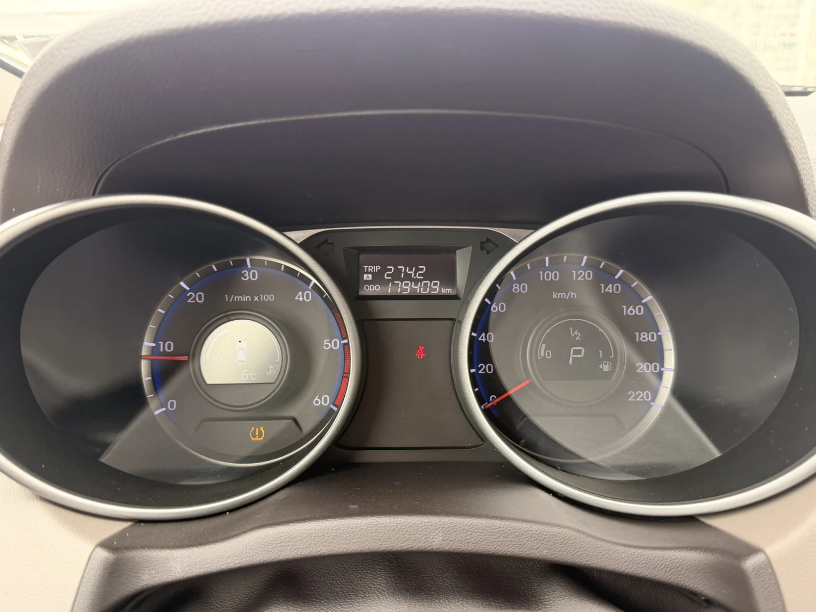 Hyundai IX35 EXCLUSIVE, снимка 15 - Автомобили и джипове - 54313234