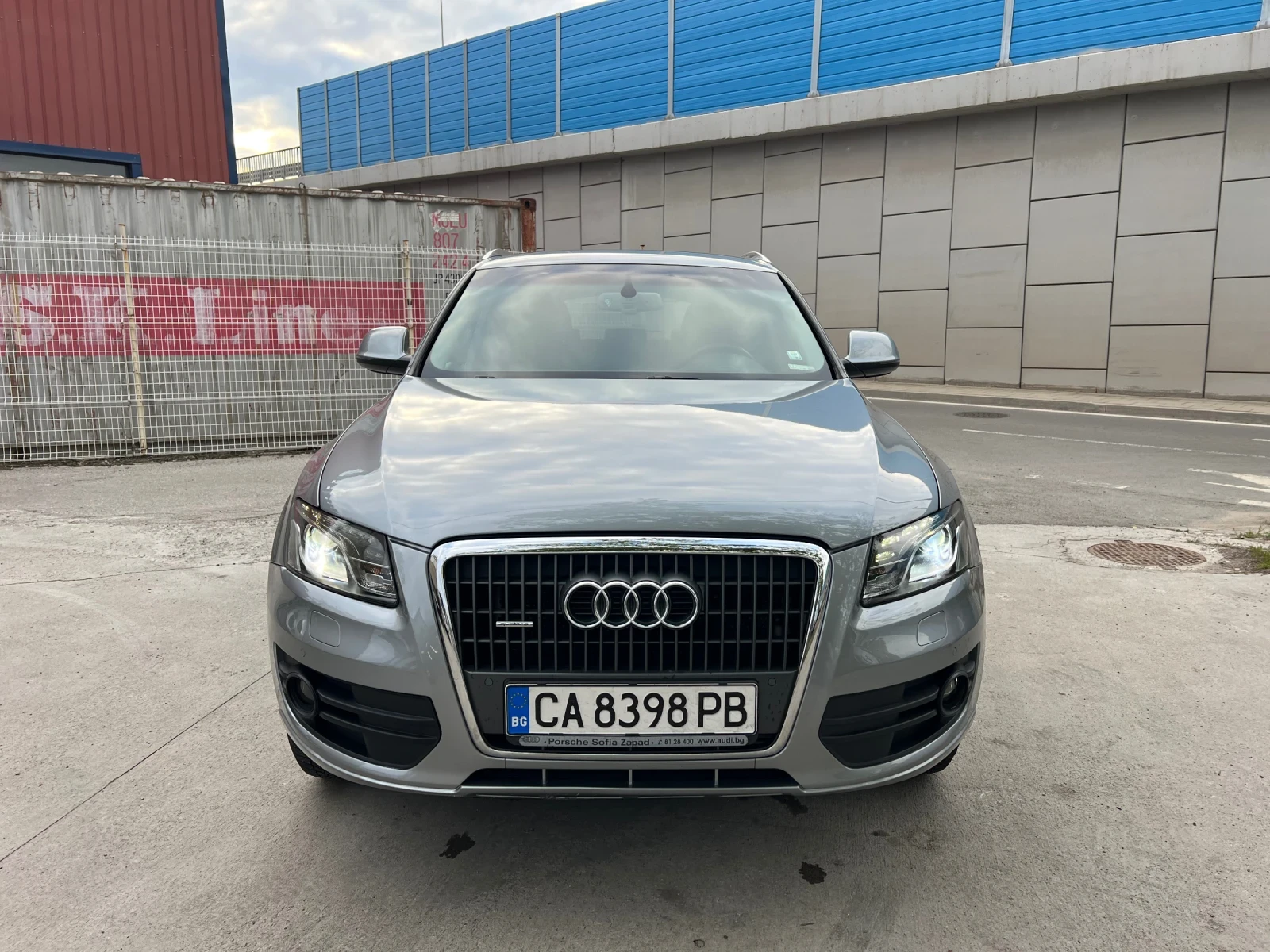 Audi Q5 S TRONIC/ALCANTARA/2РИ СОБСТВЕНИК/ИСТОРИЯ В AUDI, снимка 3 - Автомобили и джипове - 54424604