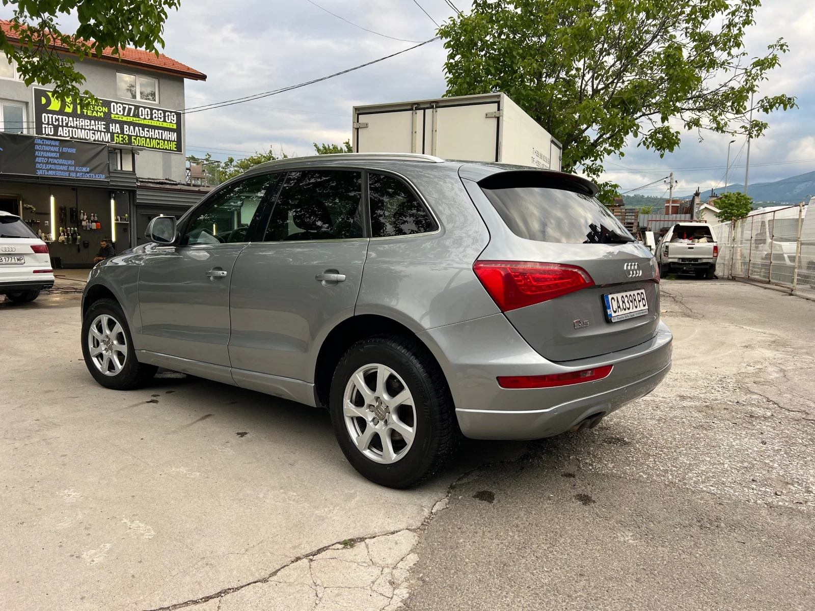 Audi Q5 S TRONIC/ALCANTARA/2РИ СОБСТВЕНИК/ИСТОРИЯ В AUDI, снимка 5 - Автомобили и джипове - 54424604