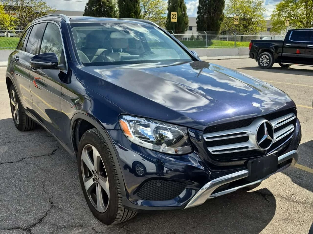 Mercedes-Benz GLC 300 * CARFAX * ПАНОРАМА * МАХАГОН * ПОДГРЕВИ * , снимка 2 - Автомобили и джипове - 54422960