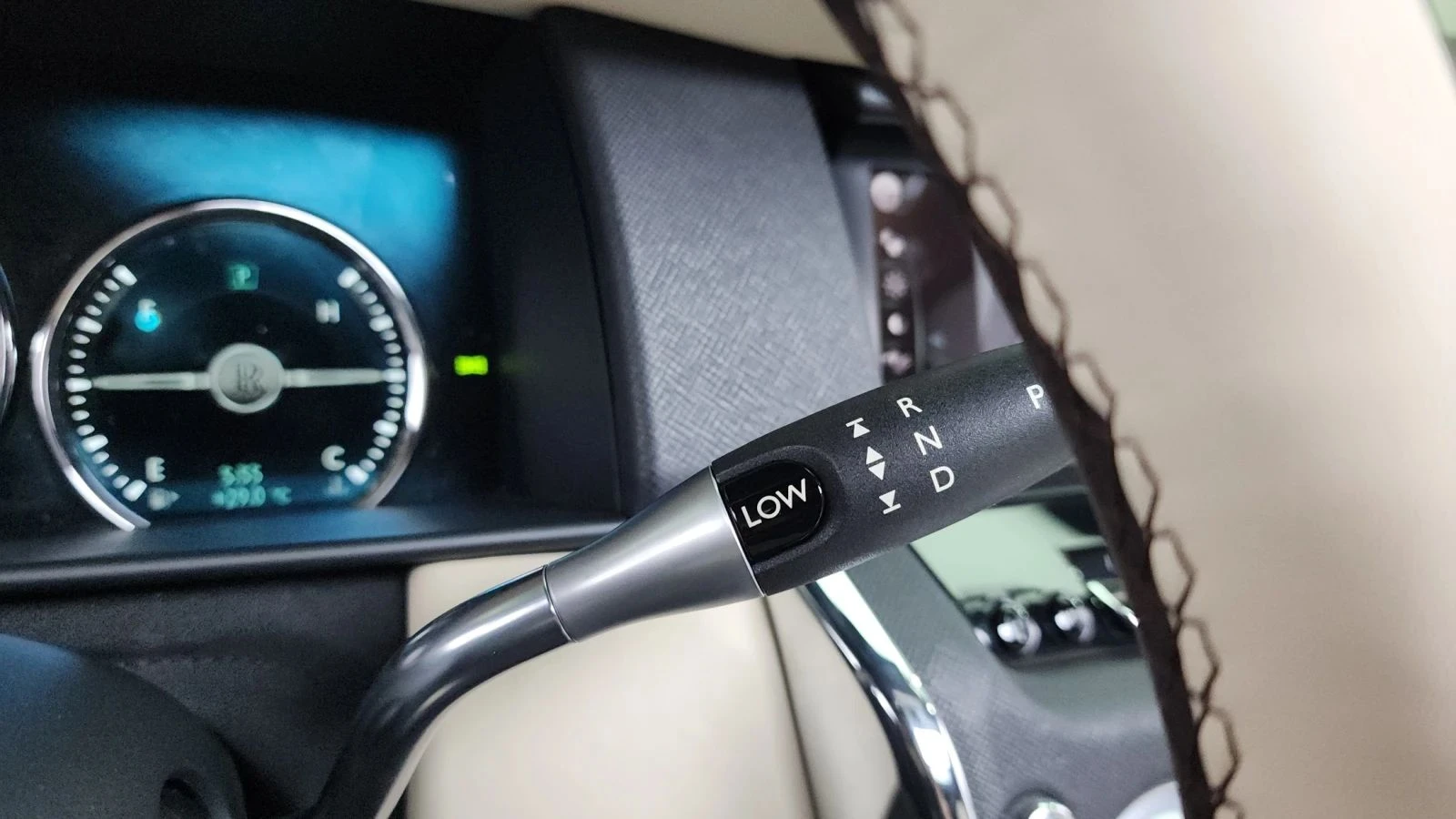 Rolls-Royce Cullinan, снимка 9 - Автомобили и джипове - 56689656