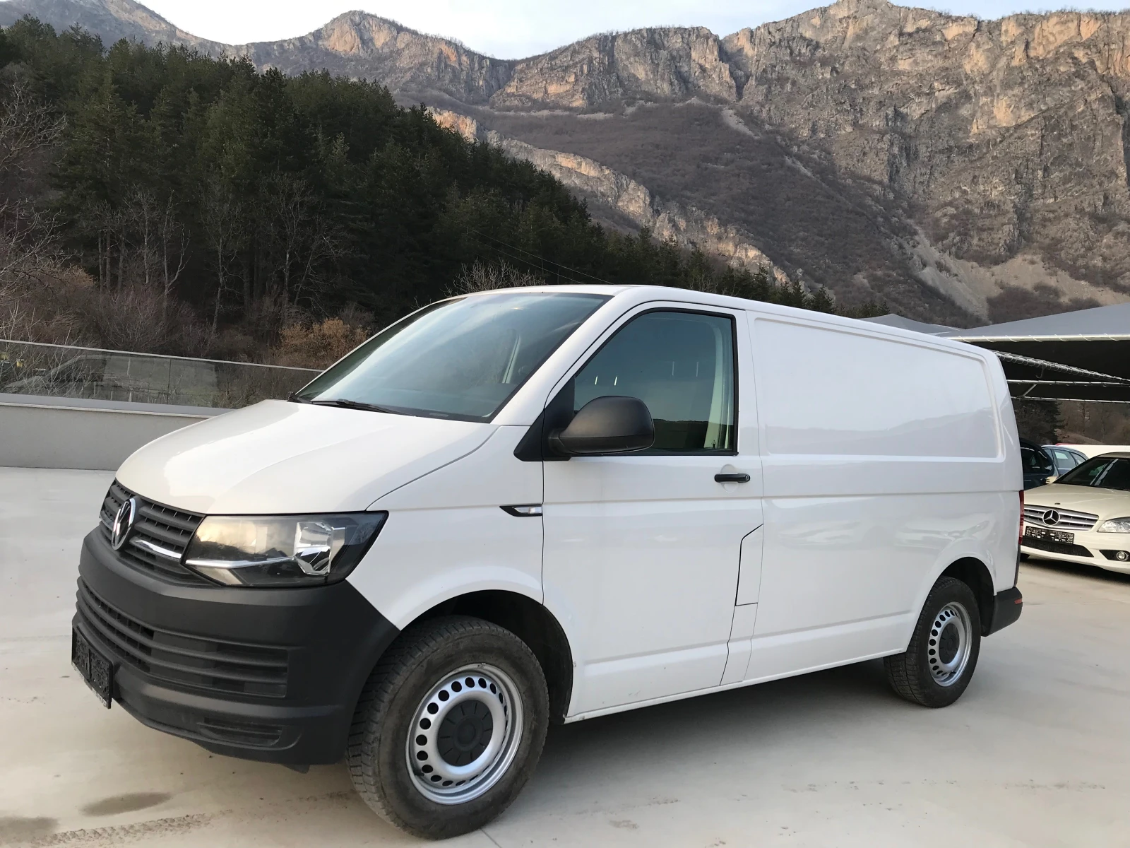 VW T6 2, 0tdi.EVRO 6, Klima. - изображение 2