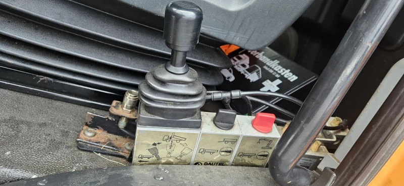 Man Tgm Самосвал с кран 4х4 Коледна промоция , снимка 9 - Камиони - 52718256