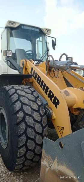 Челен товарач Liebherr L550, снимка 8