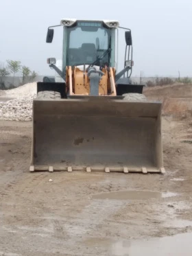 Челен товарач Liebherr L550, снимка 5