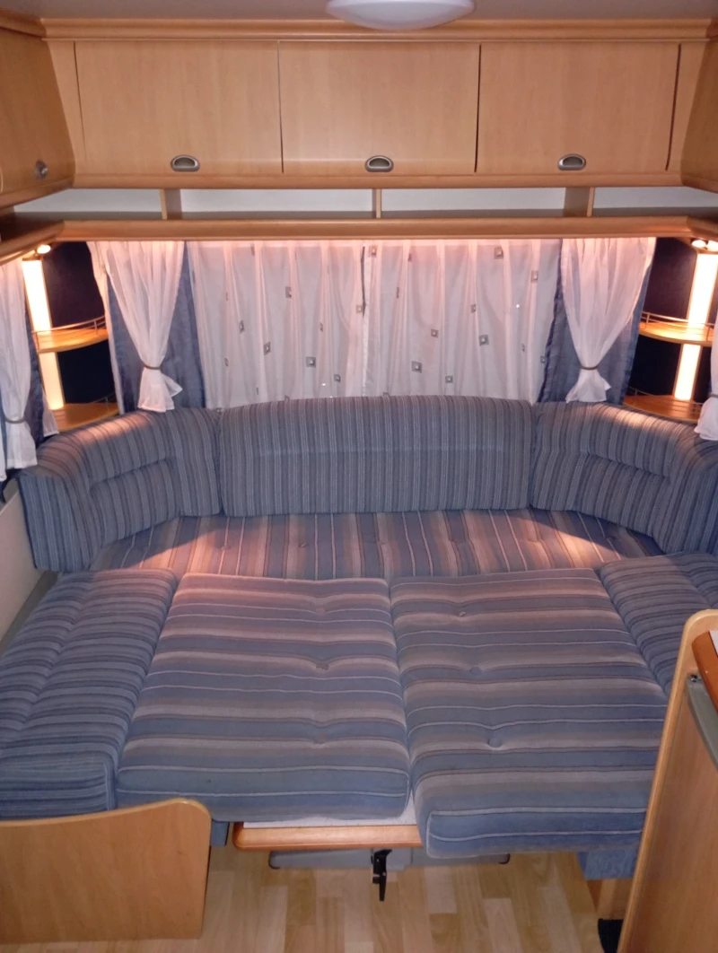 Каравана Hobby De Luxe Easy 460 UFE, снимка 13 - Каравани и кемпери - 53570985