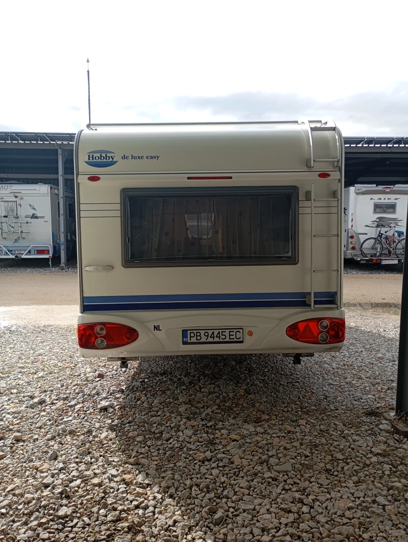 Каравана Hobby De Luxe Easy 460 UFE, снимка 2 - Каравани и кемпери - 53570985