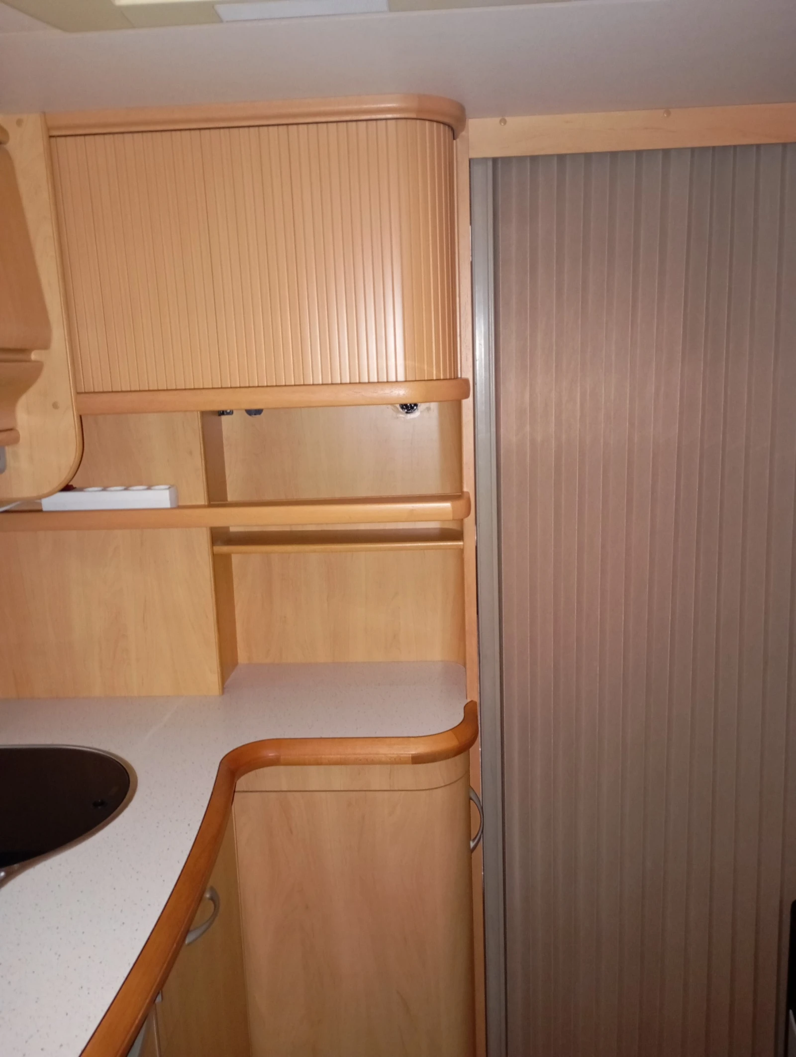 Каравана Hobby De Luxe Easy 460 UFE - изображение 4