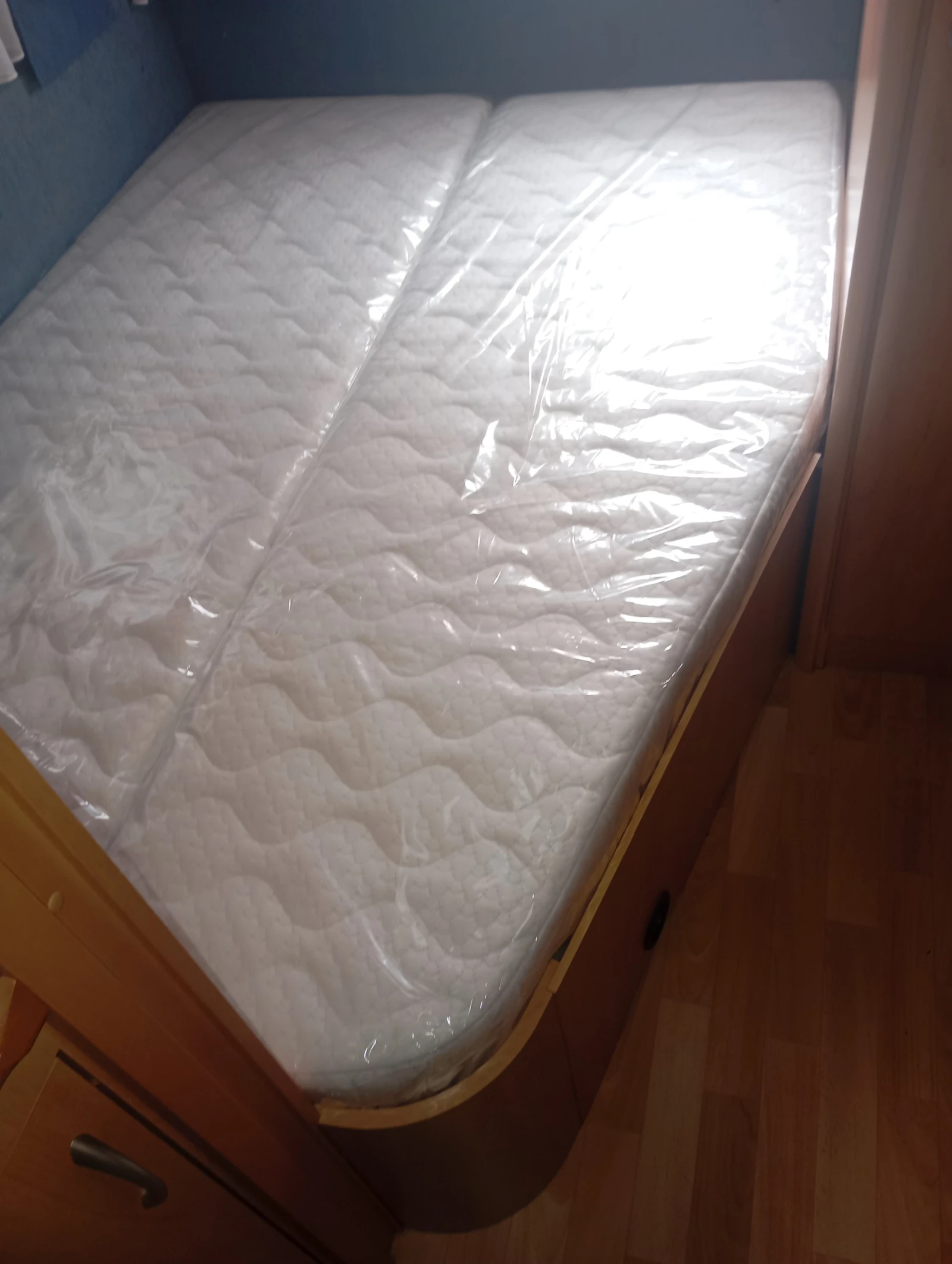 Каравана Hobby De Luxe Easy 460 UFE - изображение 6