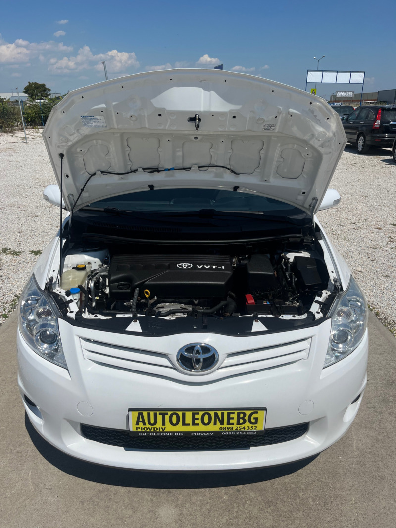 Toyota Auris 1.4 VVT-i , снимка 16 - Автомобили и джипове - 46101286