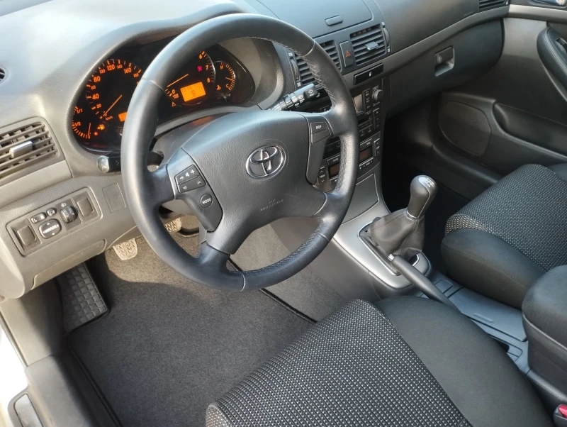 Toyota Avensis 1.8 vvt-i , снимка 9 - Автомобили и джипове - 49462678