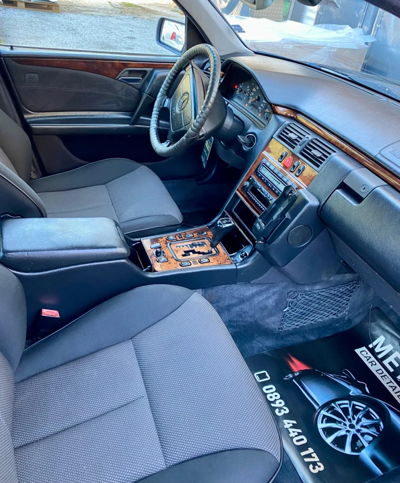 Mercedes-Benz E 220, снимка 11 - Автомобили и джипове - 51883302