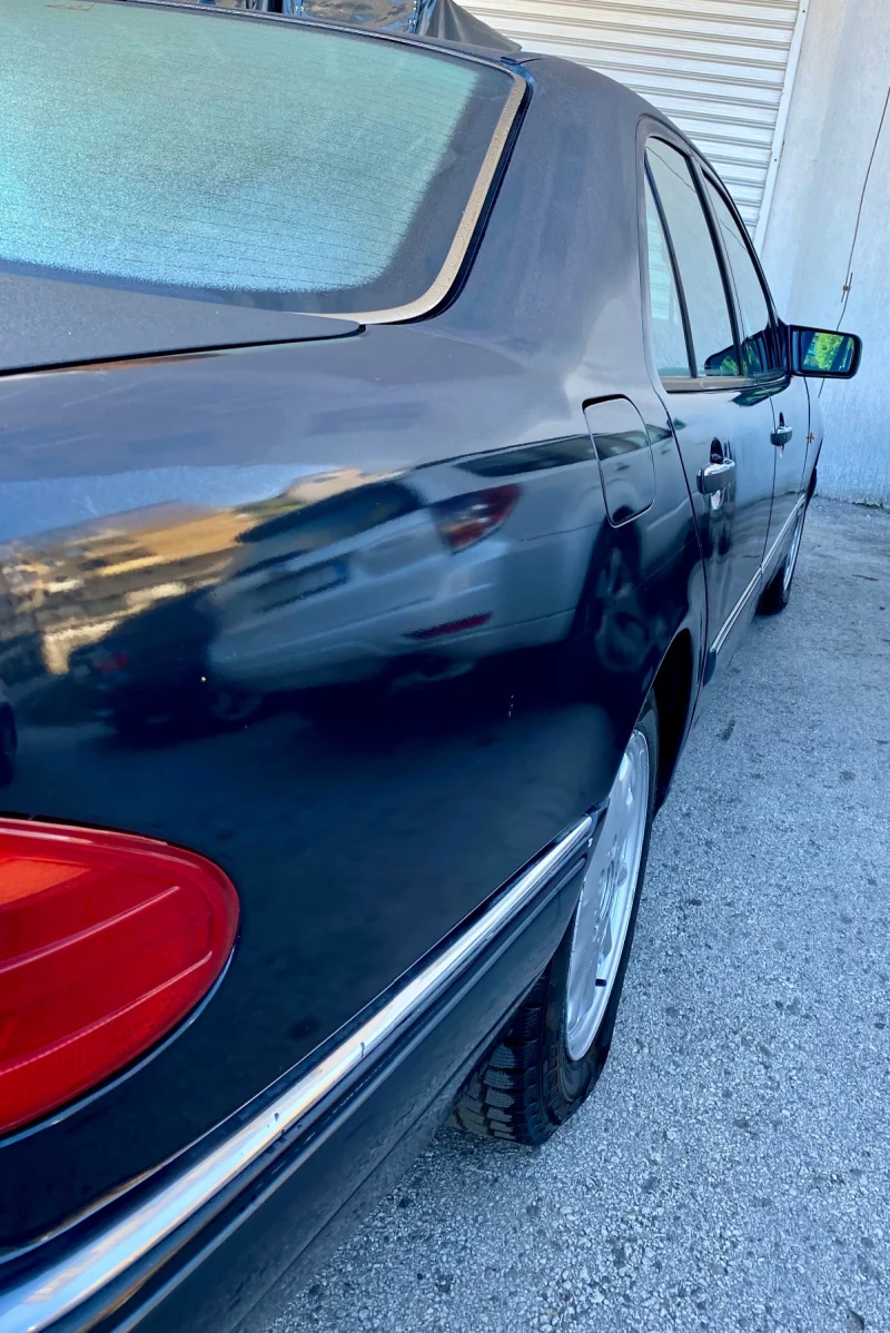 Mercedes-Benz E 220, снимка 9 - Автомобили и джипове - 51883302