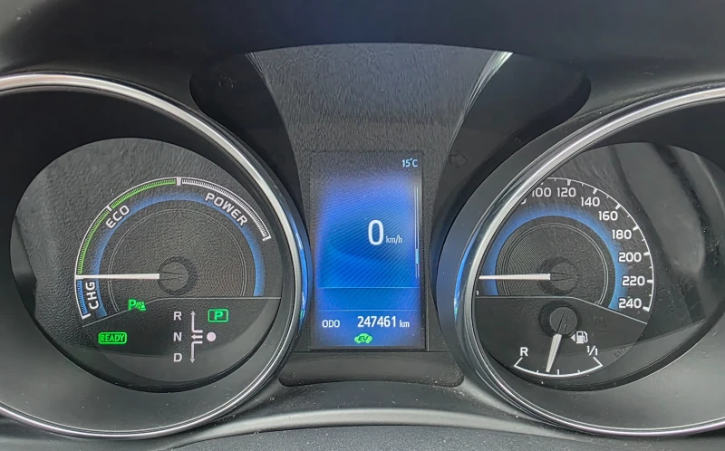 Toyota Auris Hybrid LED, снимка 9 - Автомобили и джипове - 52133770
