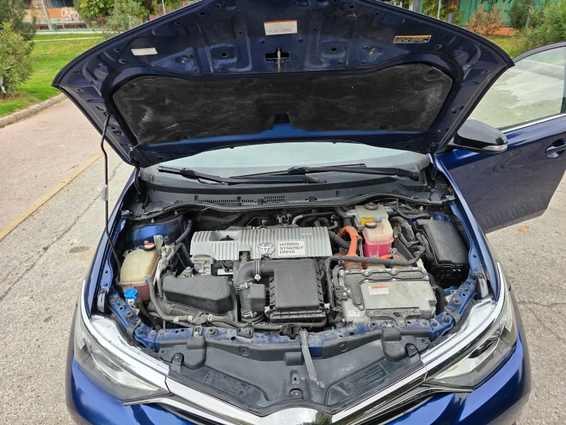 Toyota Auris Hybrid LED, снимка 12 - Автомобили и джипове - 52133770