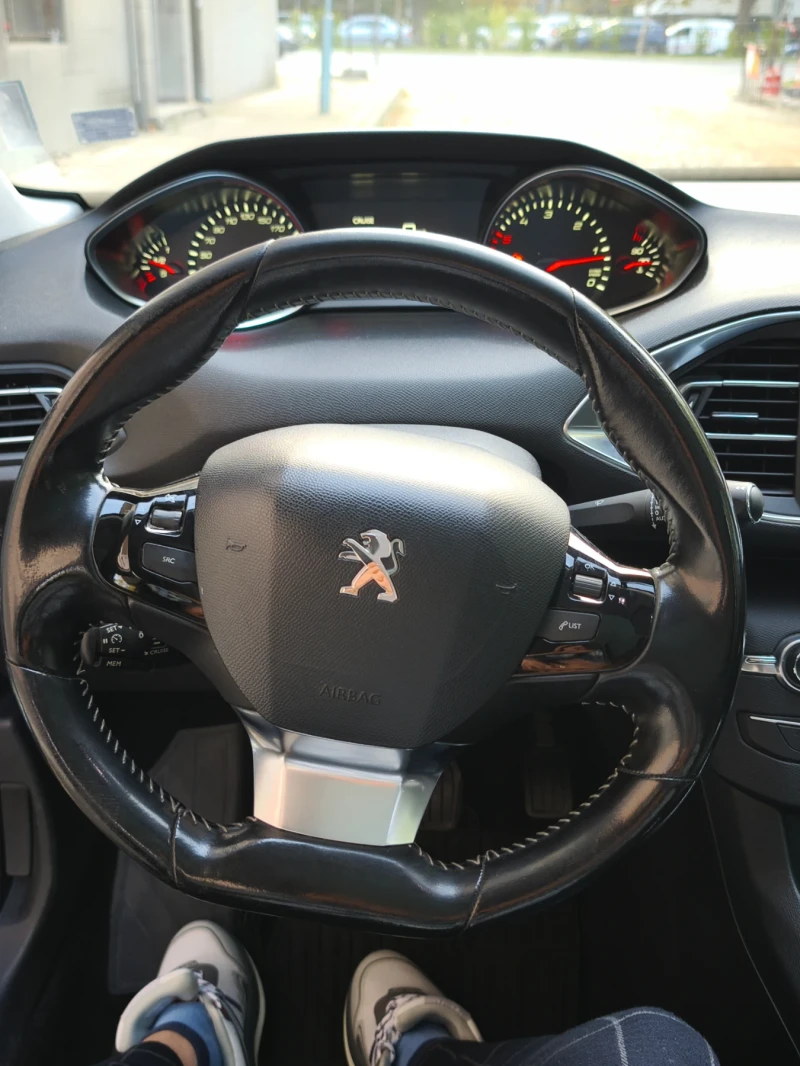 Peugeot 308 1.6 HDI, снимка 12 - Автомобили и джипове - 52597801