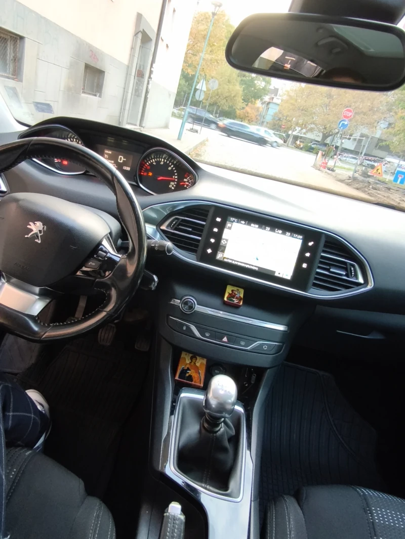 Peugeot 308 1.6 HDI, снимка 11 - Автомобили и джипове - 52597801