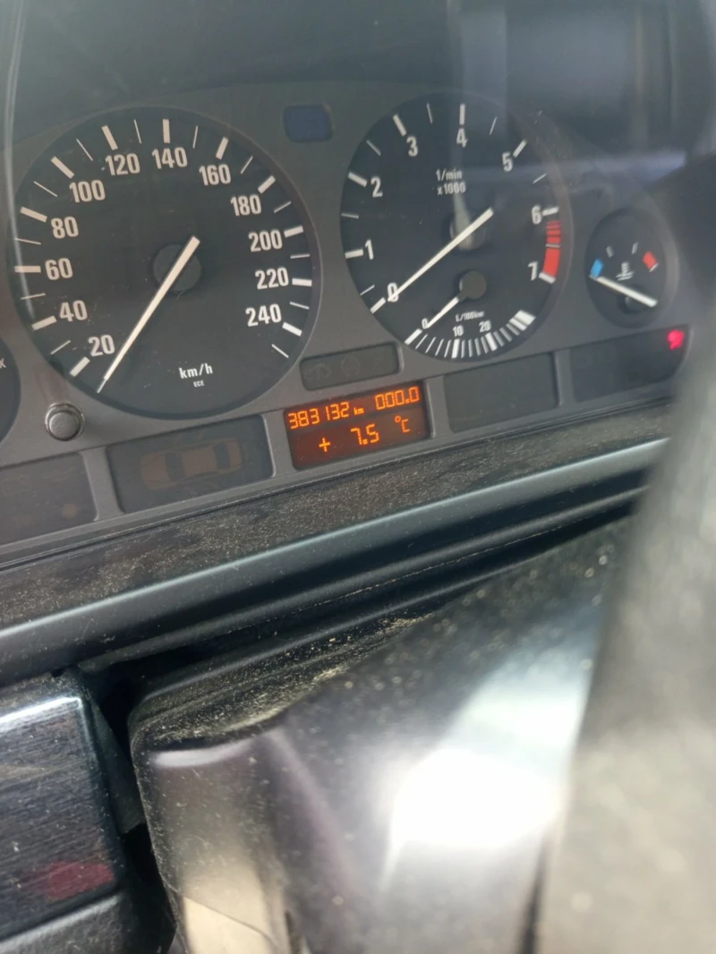 BMW 520, снимка 6 - Автомобили и джипове - 52514727