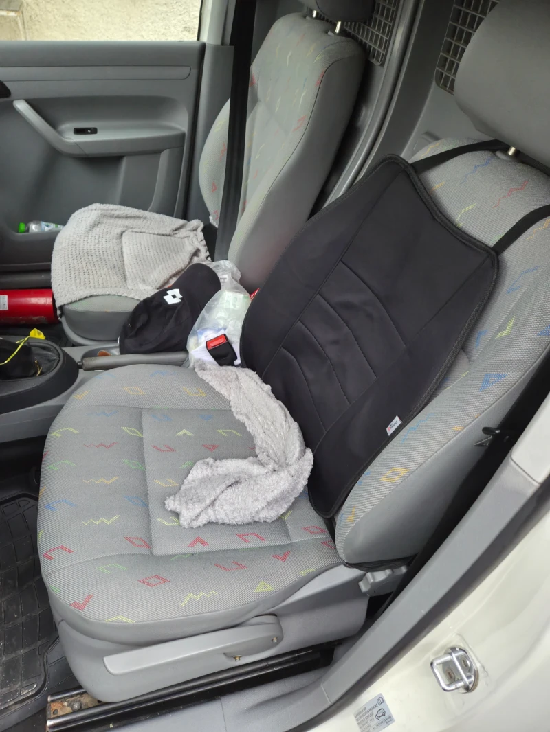 VW Caddy 1.9 sdi, снимка 7 - Автомобили и джипове - 52694791