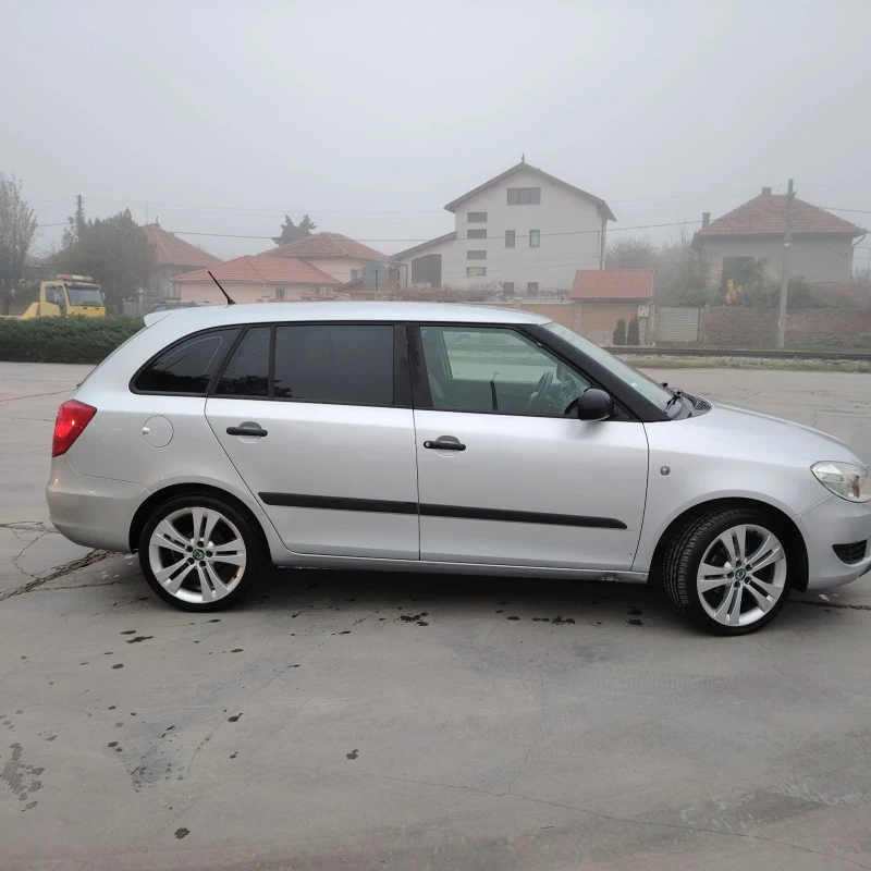 Skoda Fabia 1.6 tdi, снимка 7 - Автомобили и джипове - 52837331