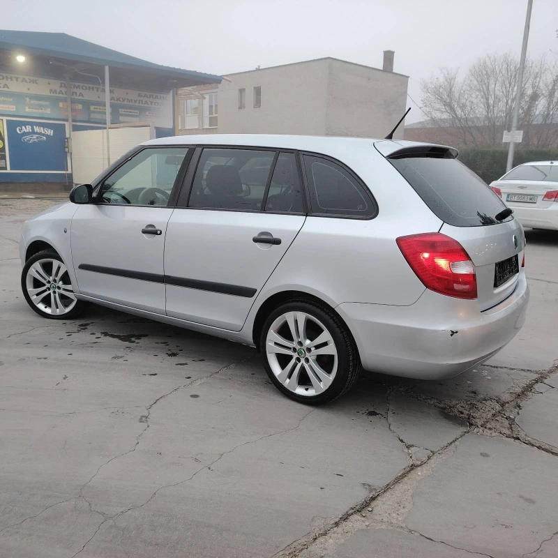 Skoda Fabia 1.6 tdi, снимка 6 - Автомобили и джипове - 52837331
