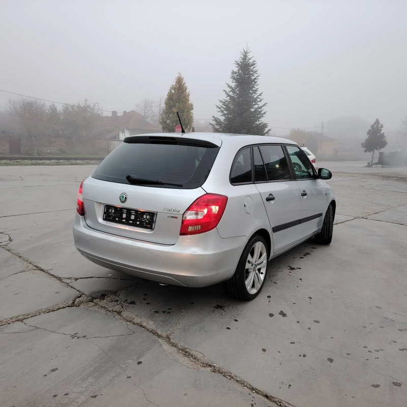 Skoda Fabia 1.6 tdi, снимка 4 - Автомобили и джипове - 52837331