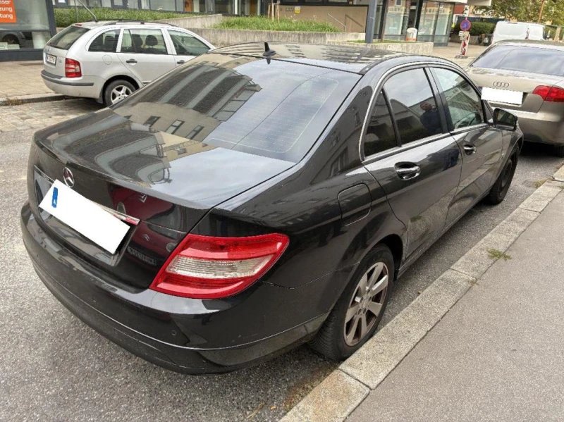 Mercedes-Benz C 220 CDI 170 к.с Климатроник Парктроник Подрев Седан, снимка 3 - Автомобили и джипове - 52903233